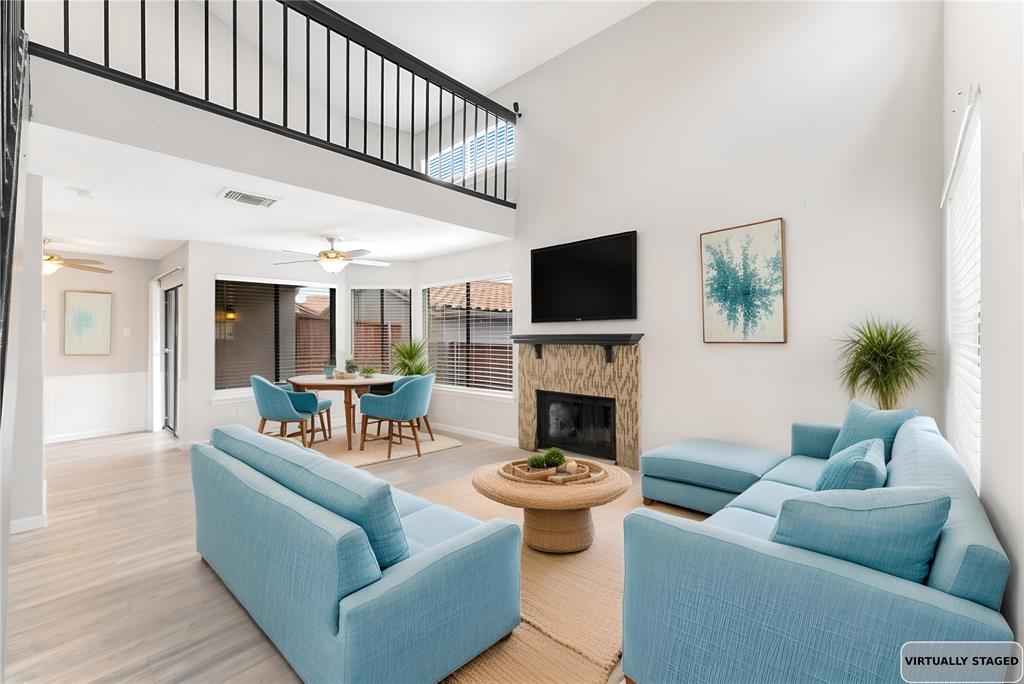 Villas Condo At Pkwy Village - Residential