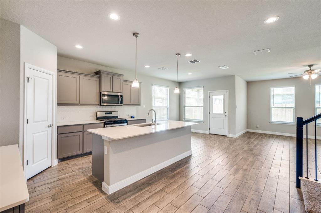 5225 Mountain View Drive