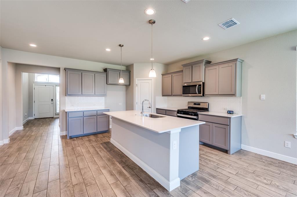 5225 Mountain View Drive