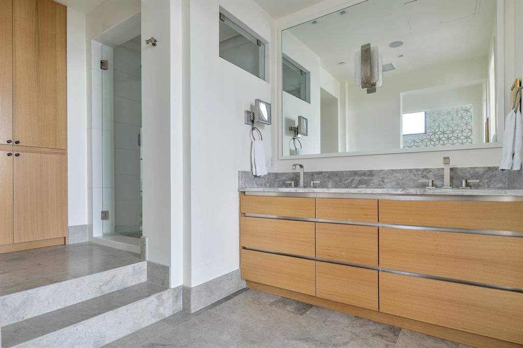 Plaza At Turtle Creek Residence Ph - Residential