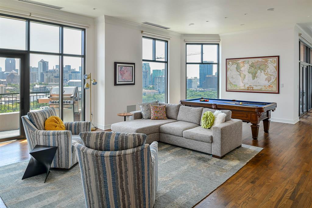 Plaza At Turtle Creek Residence Ph - Residential