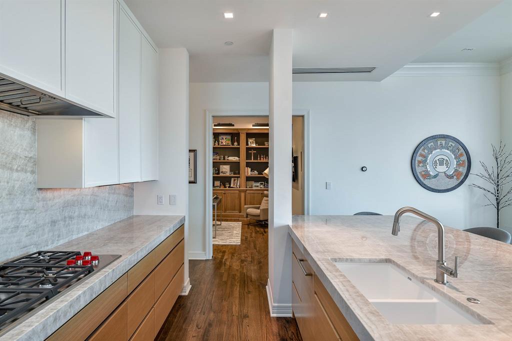 Plaza At Turtle Creek Residence Ph - Residential