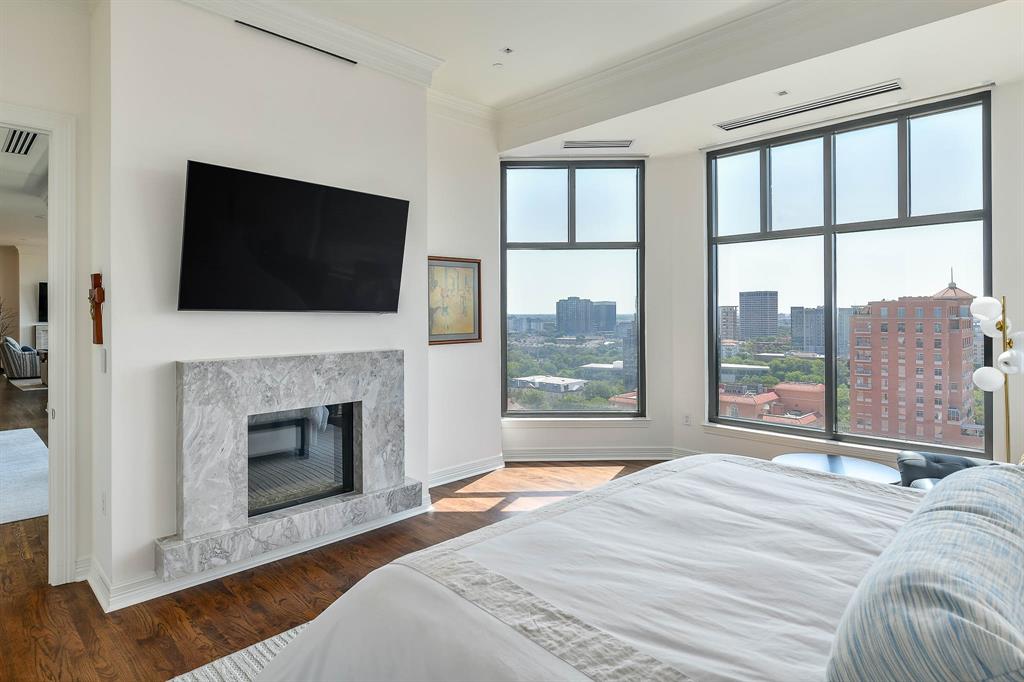 Plaza At Turtle Creek Residence Ph - Residential