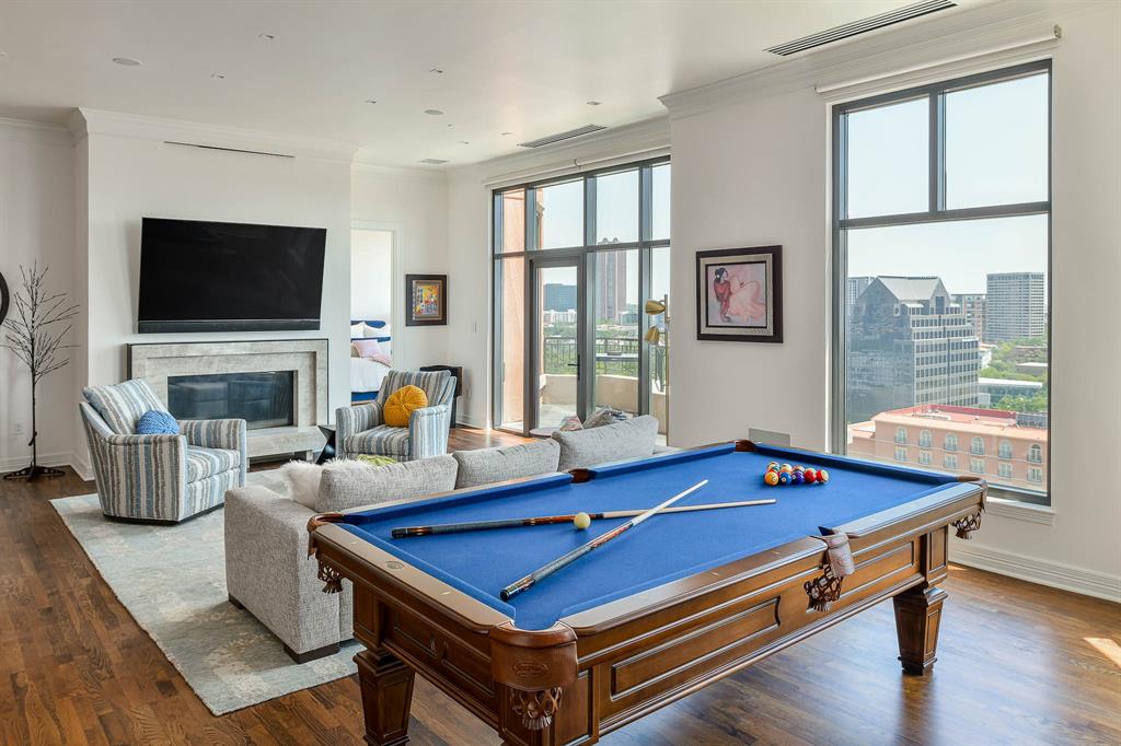 Plaza At Turtle Creek Residence Ph - Residential