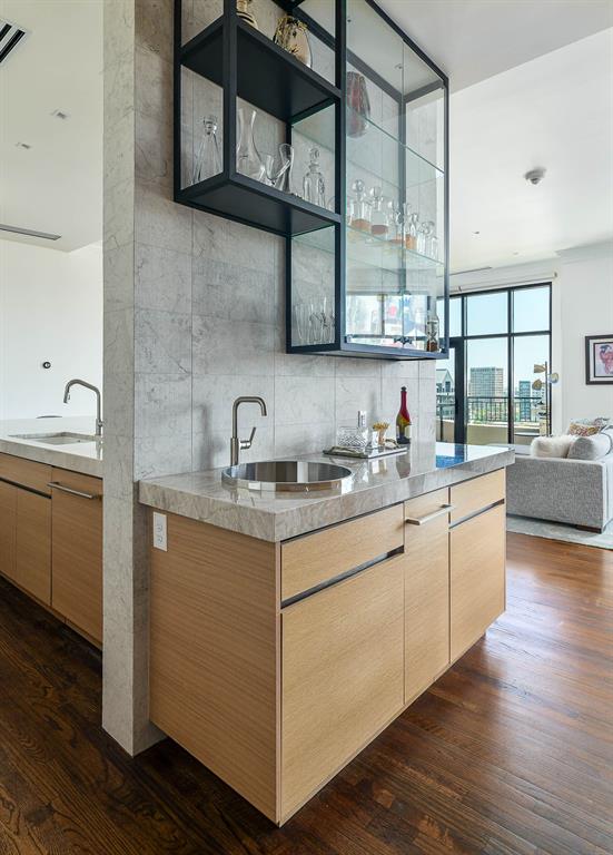 Plaza At Turtle Creek Residence Ph - Residential