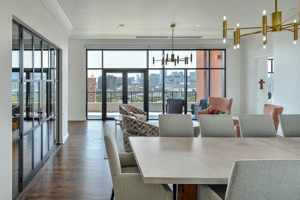 Plaza At Turtle Creek Residence Ph - Residential