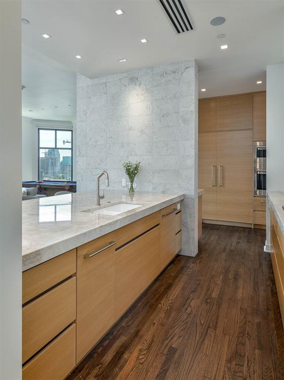 Plaza At Turtle Creek Residence Ph - Residential