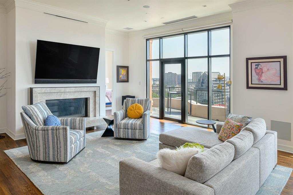 Plaza At Turtle Creek Residence Ph - Residential