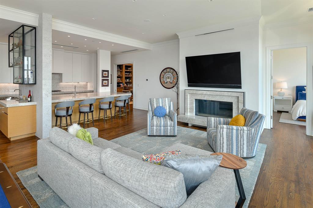 Plaza At Turtle Creek Residence Ph - Residential