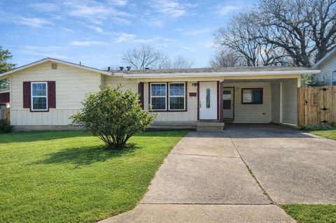 1716 Ridgewood Drive Denison TX 75020