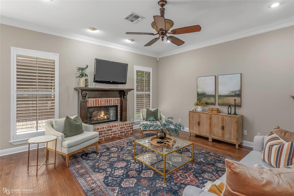 552 Grand Oaks Drive