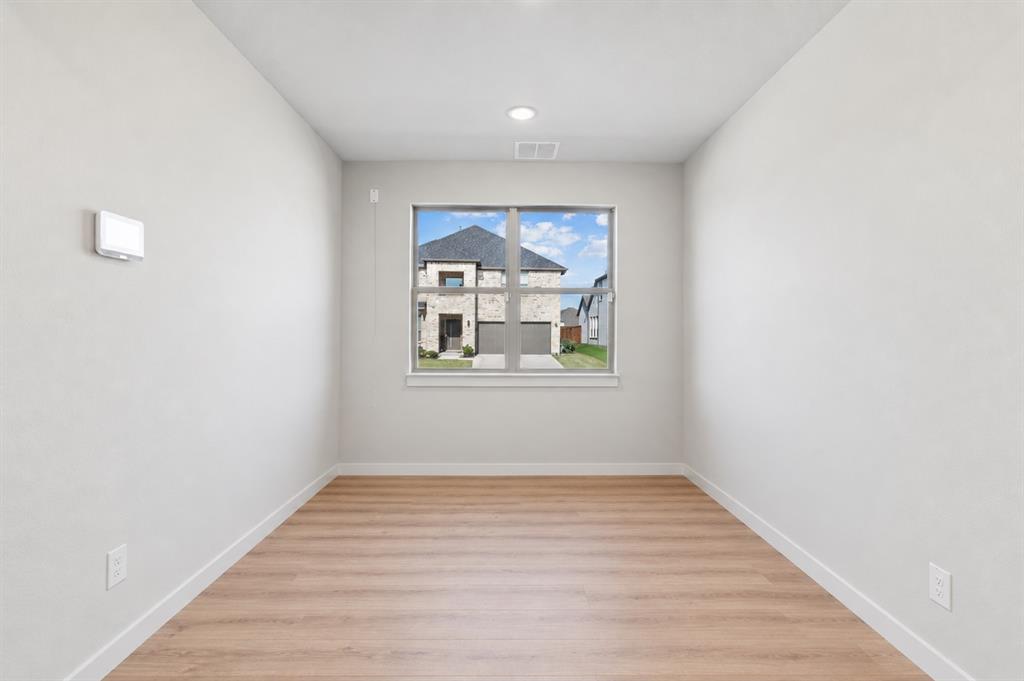 1826 Balfour Bend