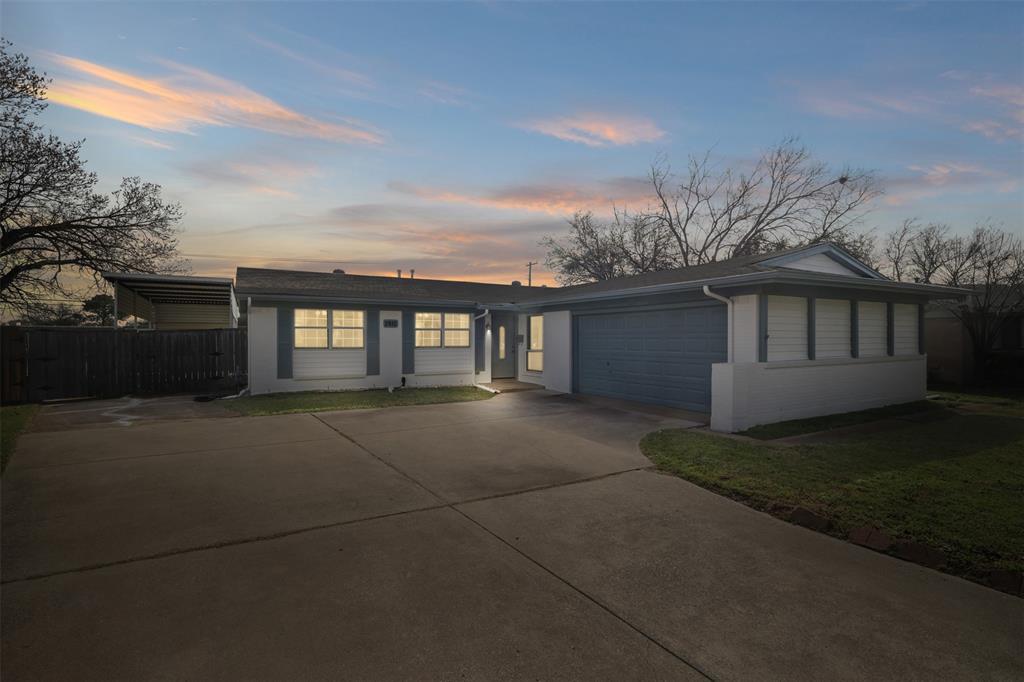 2810 Lowell Drive