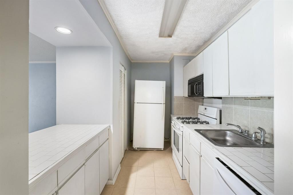 Twenty-One Turtle Creek Condos - Residential