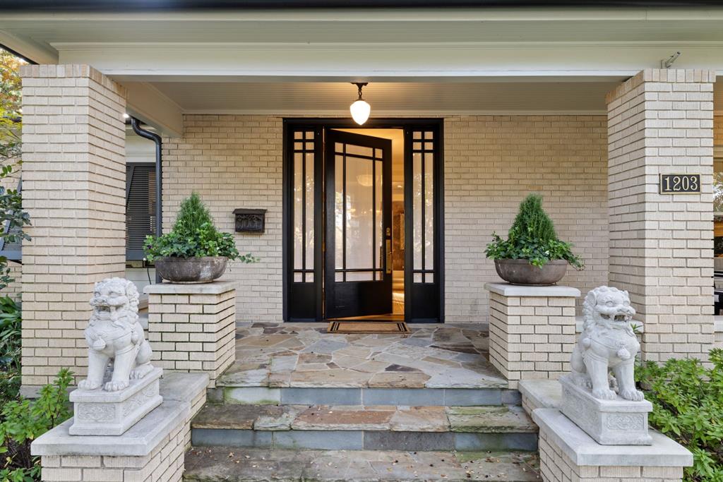 1203 N Windomere Avenue