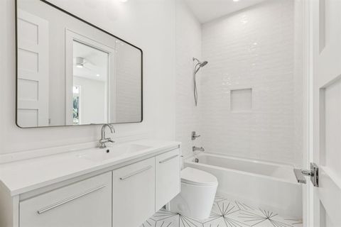 Tiny photo for 900 Haines Avenue, Dallas, TX 75208 (MLS # 21074976)