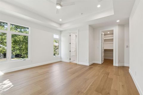 Tiny photo for 900 Haines Avenue, Dallas, TX 75208 (MLS # 21074976)