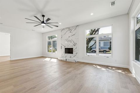 Tiny photo for 900 Haines Avenue, Dallas, TX 75208 (MLS # 21074976)