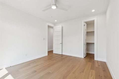 Tiny photo for 900 Haines Avenue, Dallas, TX 75208 (MLS # 21074976)