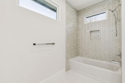 Tiny photo for 900 Haines Avenue, Dallas, TX 75208 (MLS # 21074976)