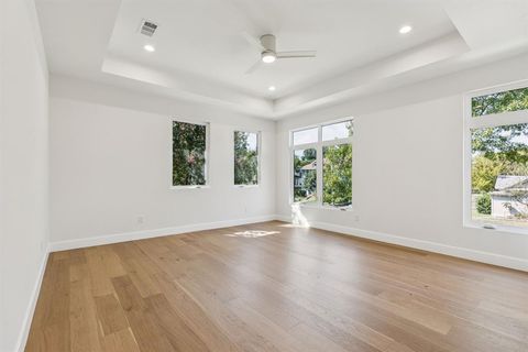 Tiny photo for 900 Haines Avenue, Dallas, TX 75208 (MLS # 21074976)