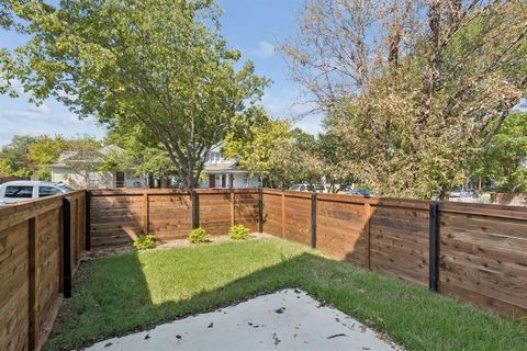 Tiny photo for 900 Haines Avenue, Dallas, TX 75208 (MLS # 21074976)