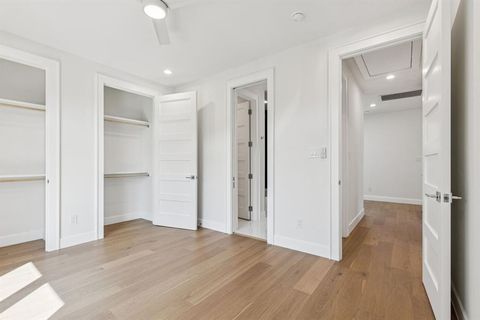 Tiny photo for 900 Haines Avenue, Dallas, TX 75208 (MLS # 21074976)