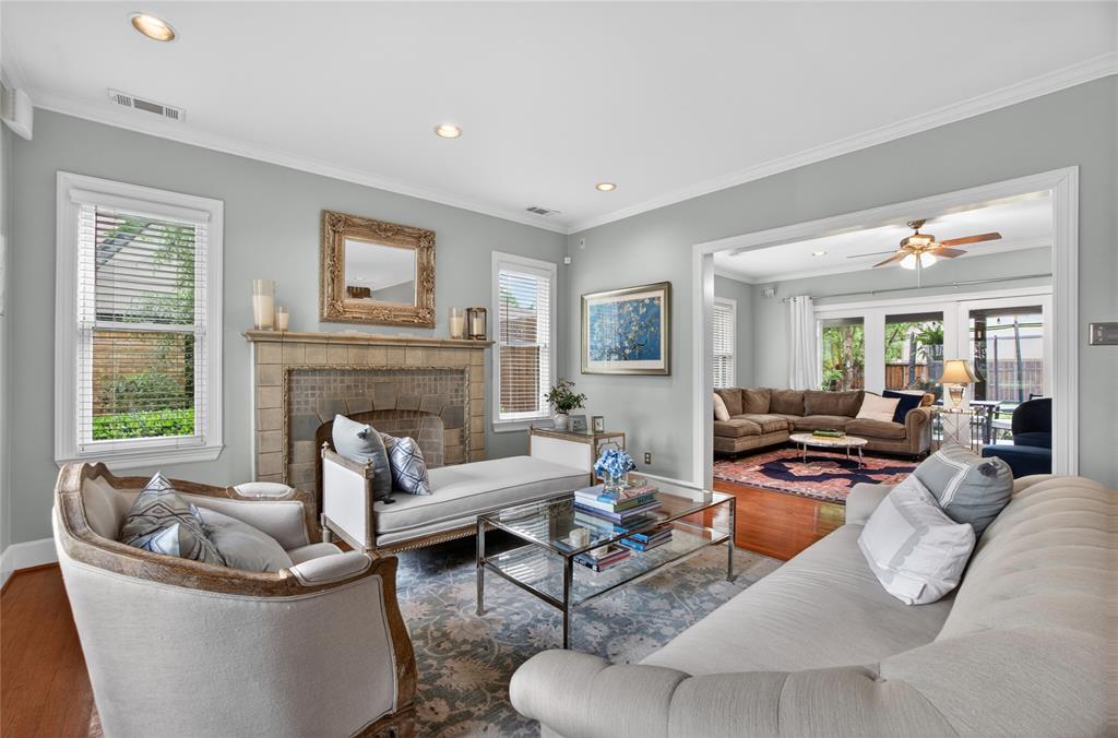 5446 Mercedes Avenue