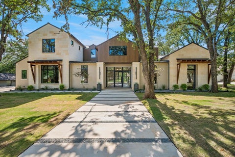 Photo of 413 Live Oak Drive, Colleyville, TX 76034 (MLS # 21410819)