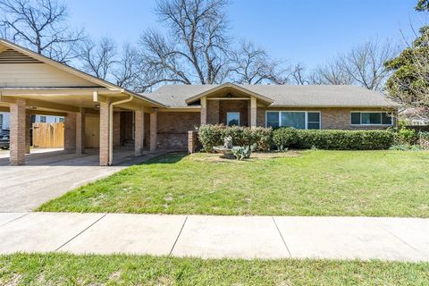 411 S CENTRE Lane Lancaster TX 75146