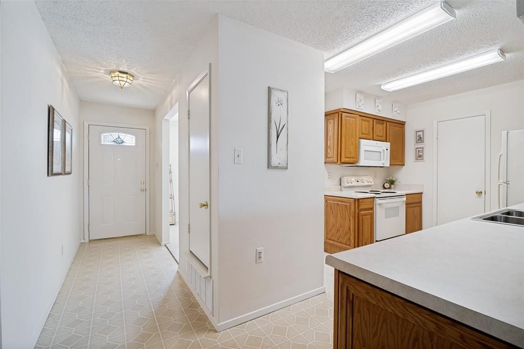 Photo of 1728 Roundrock Trail, Mesquite, TX 75149 (MLS # 21299547)