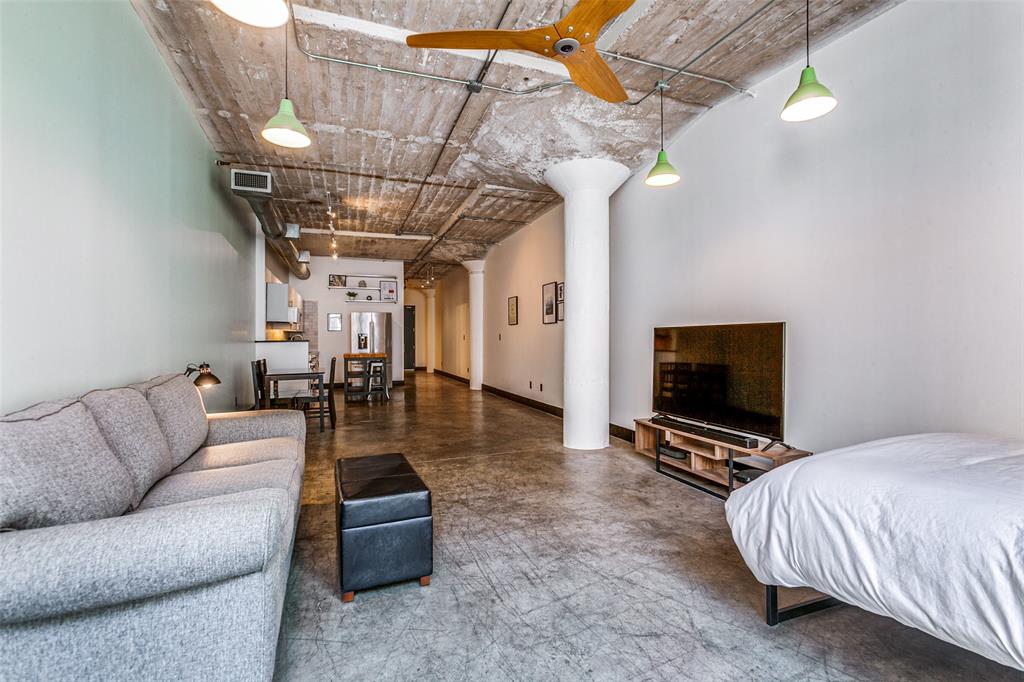 1122 Jackson Street 917