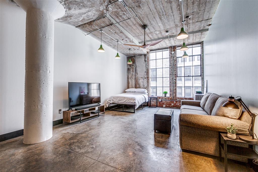 1122 Jackson Street 917