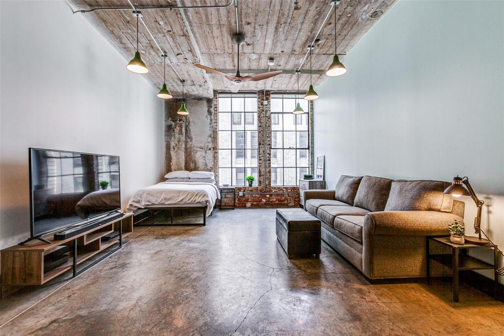 1122 Jackson Street 917
