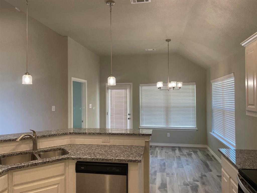 Granbury, Texas 76049, United States, 3 Bedrooms Bedrooms, ,2 BathroomsBathrooms,Residential,Active,211381