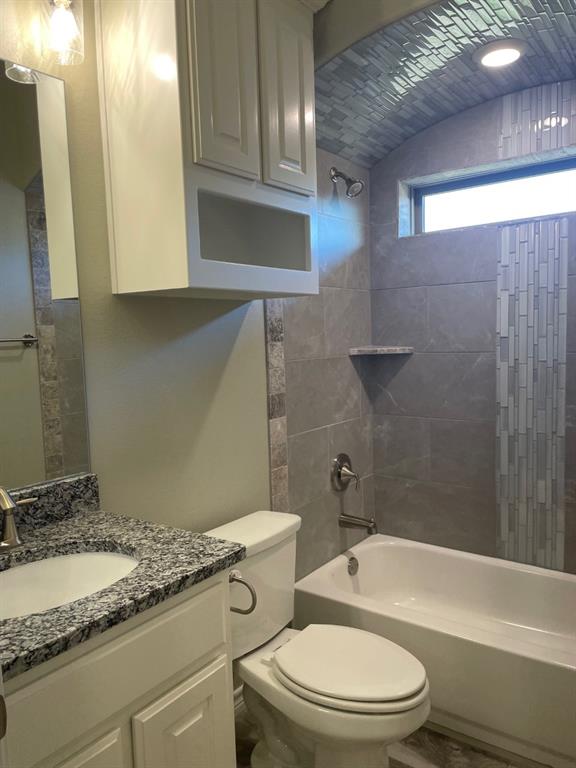 Granbury, Texas 76049, United States, 3 Bedrooms Bedrooms, ,2 BathroomsBathrooms,Residential,Active,211381