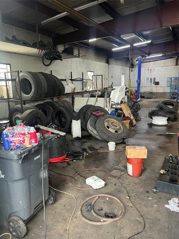 Thompson H D Add - Commercial Lease