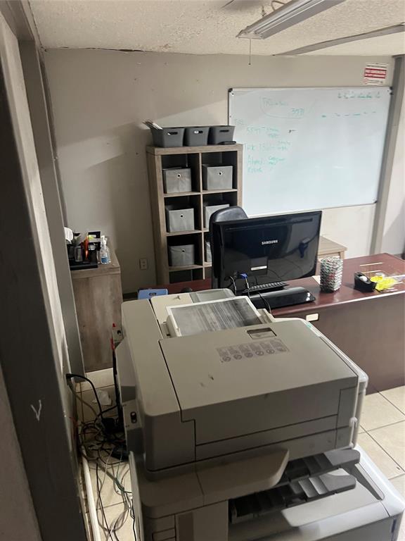 Thompson H D Add - Commercial Lease