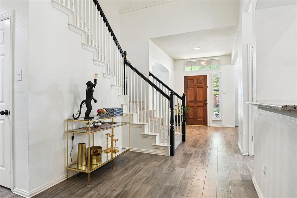 1385 Forest Oaks Court