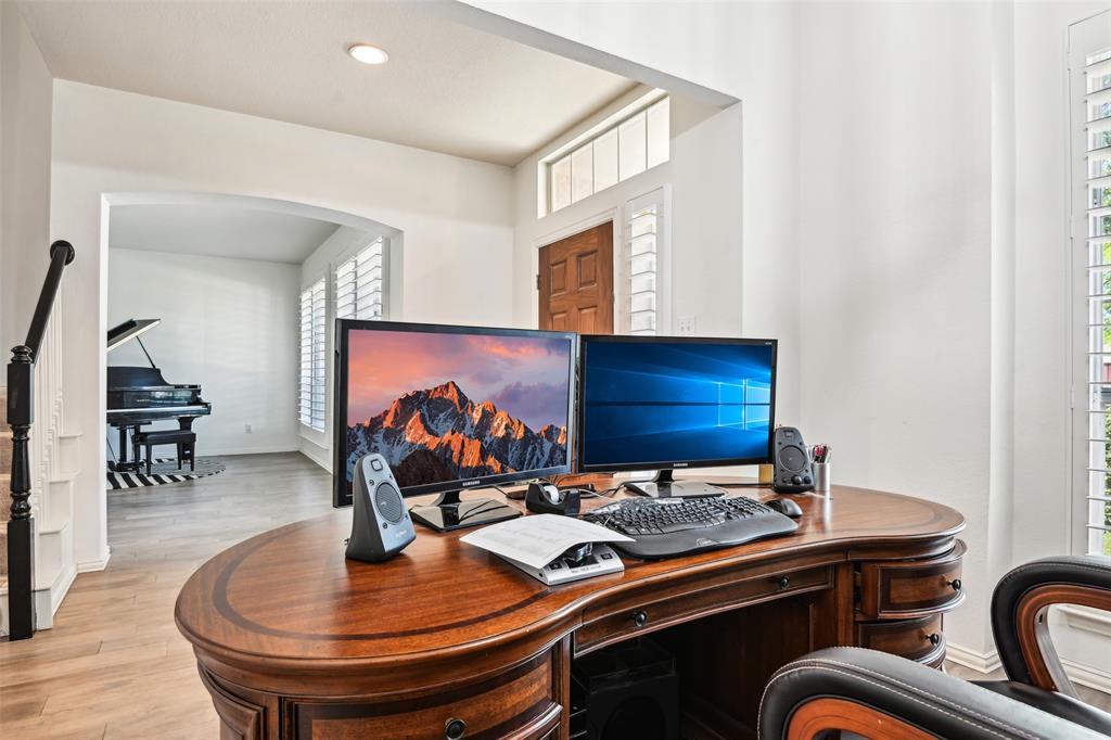1385 Forest Oaks Court