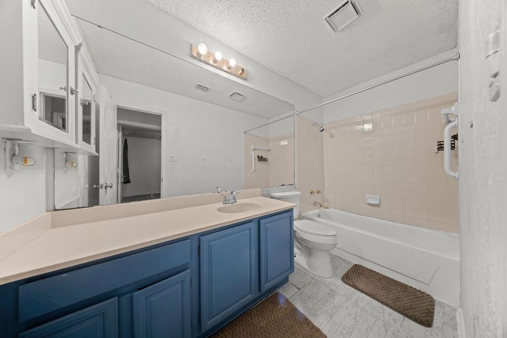 Photo of 5501 Stoney Glen Drive, Mesquite, TX 75150 (MLS # 21342312)
