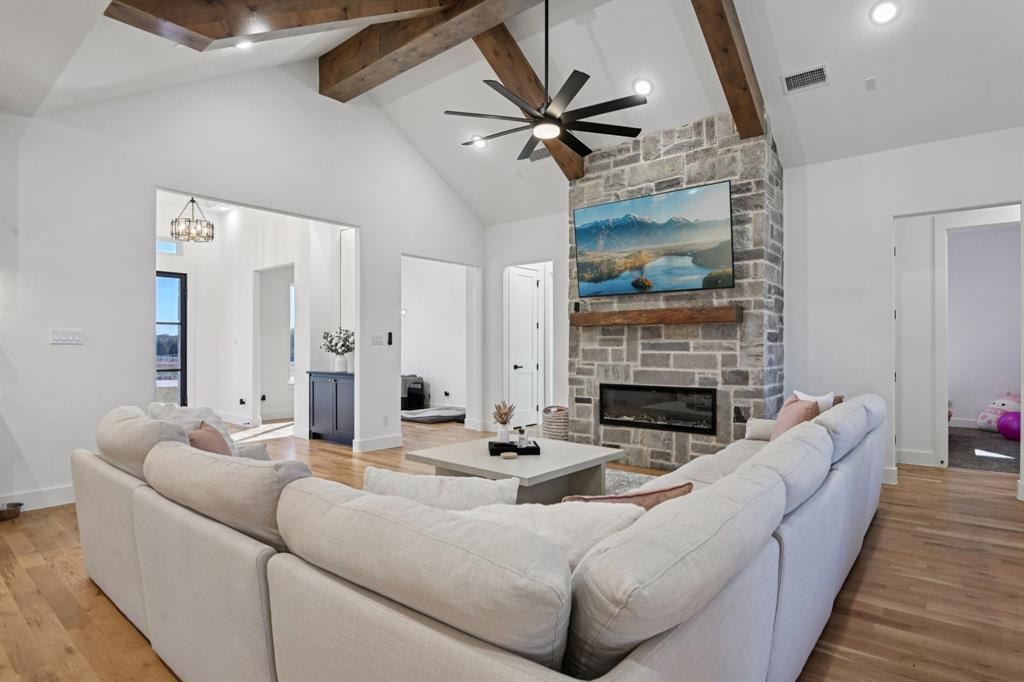 MOORES LAKE ESTATES PHASE 1 - Residential