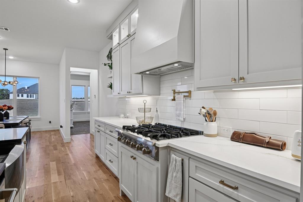 MOORES LAKE ESTATES PHASE 1 - Residential