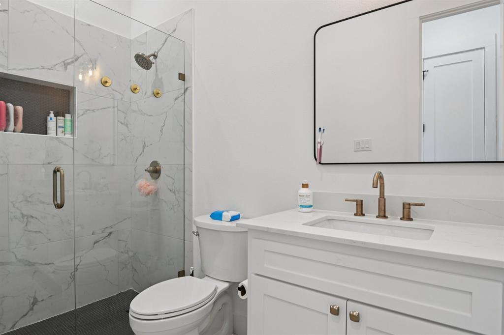 MOORES LAKE ESTATES PHASE 1 - Residential