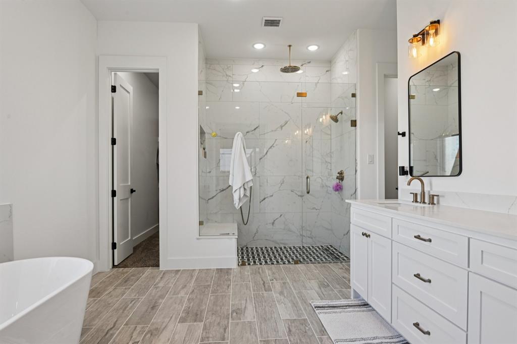 MOORES LAKE ESTATES PHASE 1 - Residential