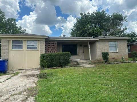 Photo of 106 Tipton Street, Whitesboro, TX 76273 (MLS # 21313582)