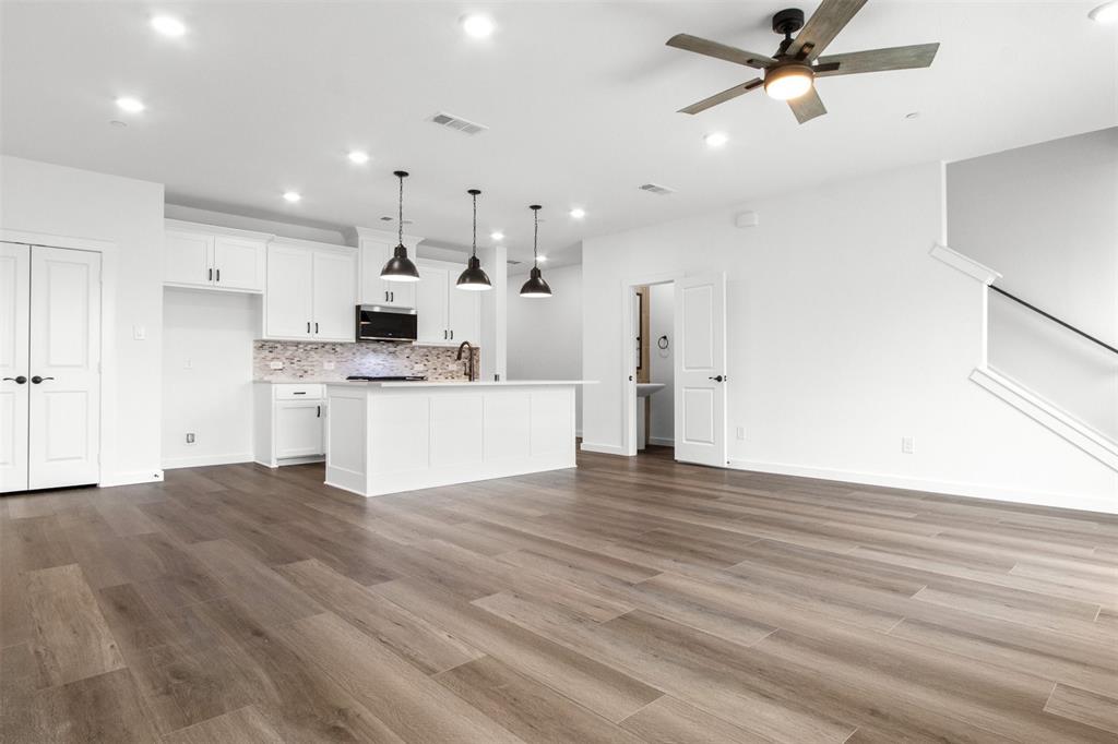 725 Tower Road
