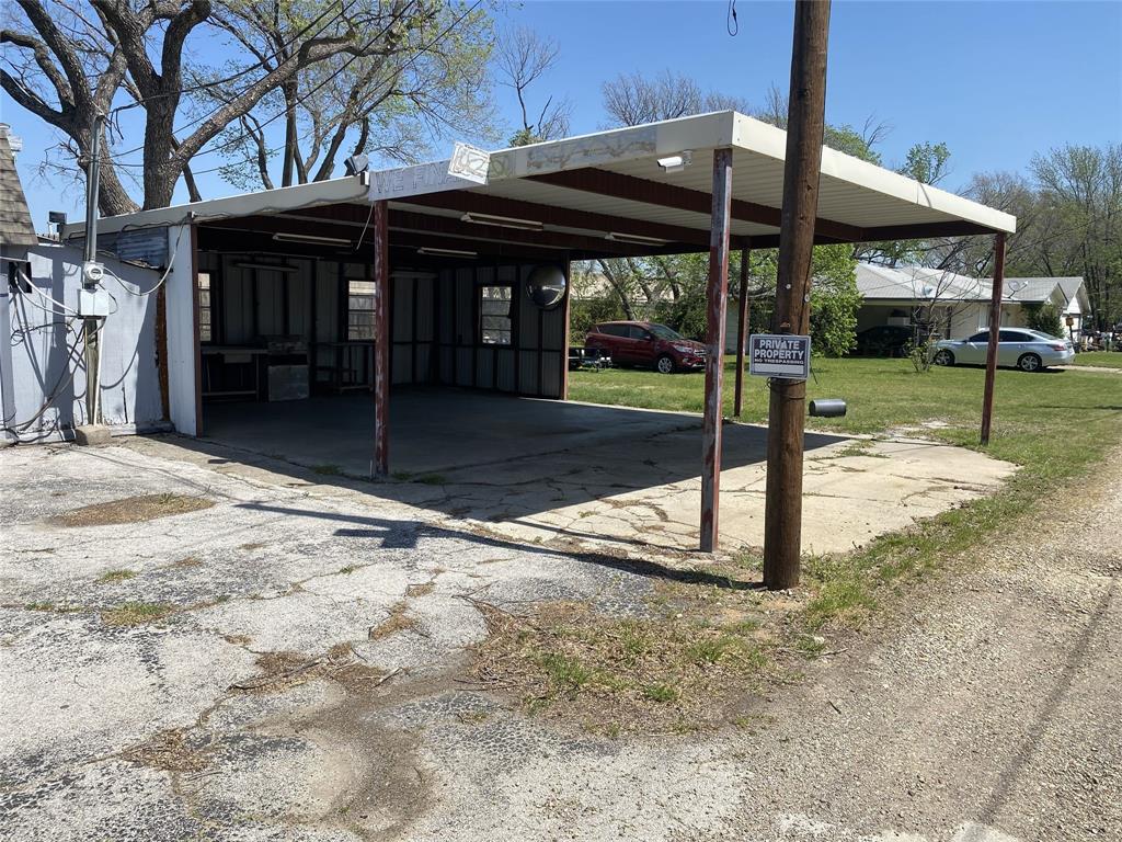 1506 S State Highway 121