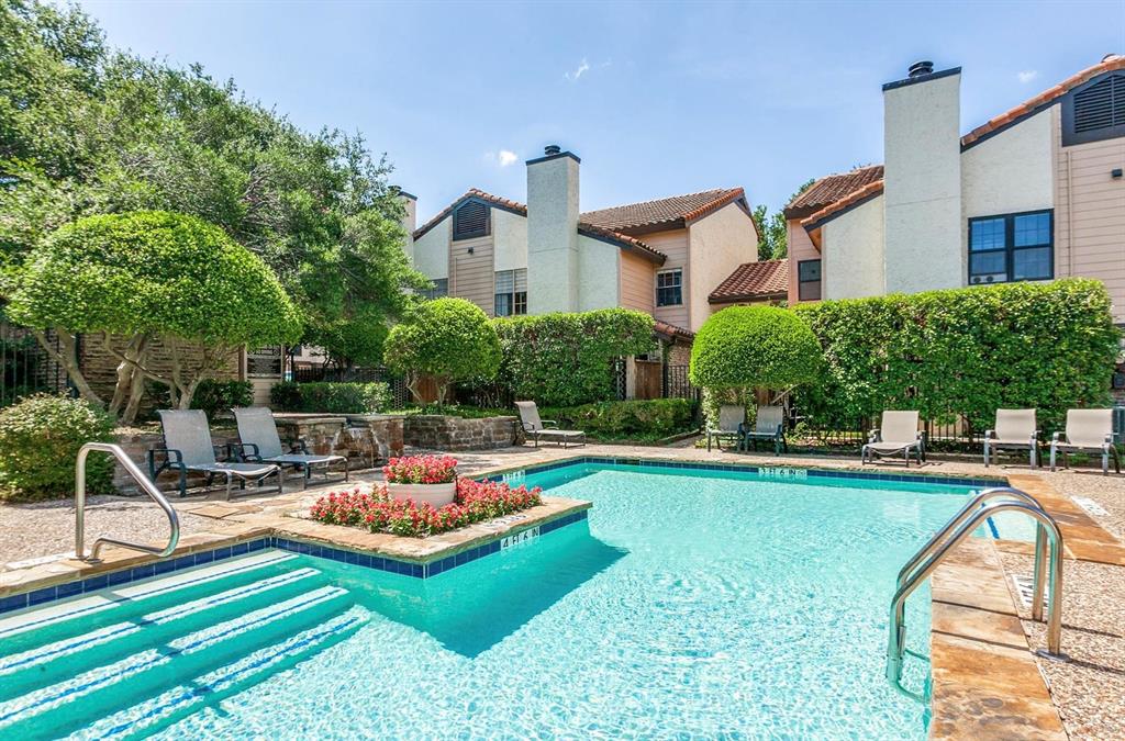 Preston Oaks Crossing Condos 01 & 02 - Residential