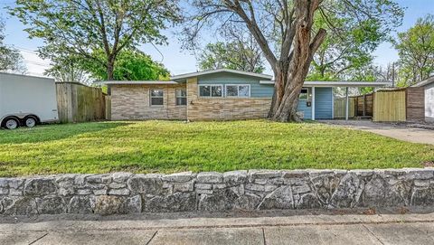 Photo of 2116 Marilyn Lane, Arlington, TX 76010 (MLS # 21224164)